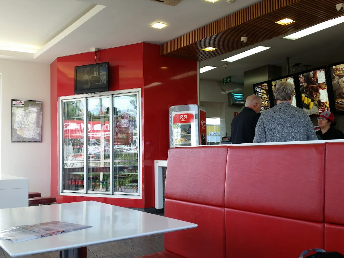 Vibe, Red Rooster Eumemmerring
