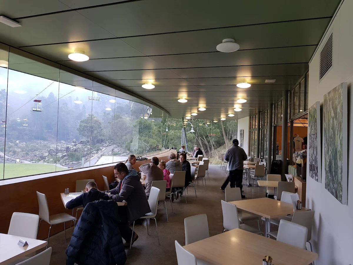 Vibe, Basin Cafe