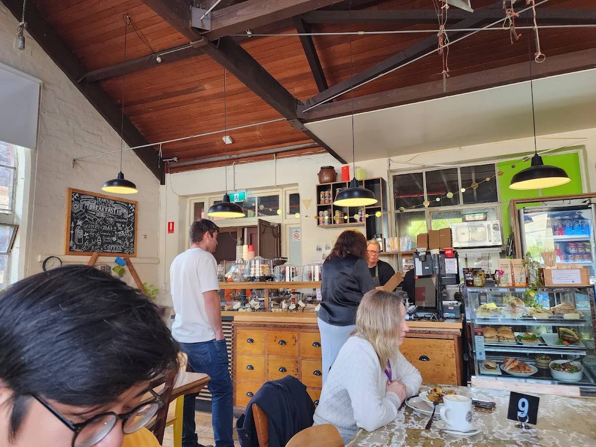 Vibe, Tradeblock Cafe