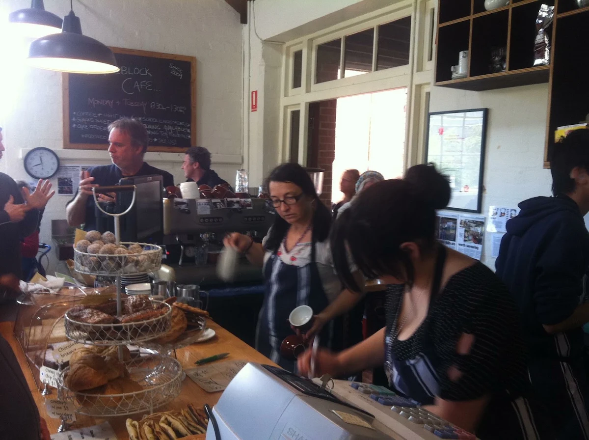 Vibe, Tradeblock Cafe