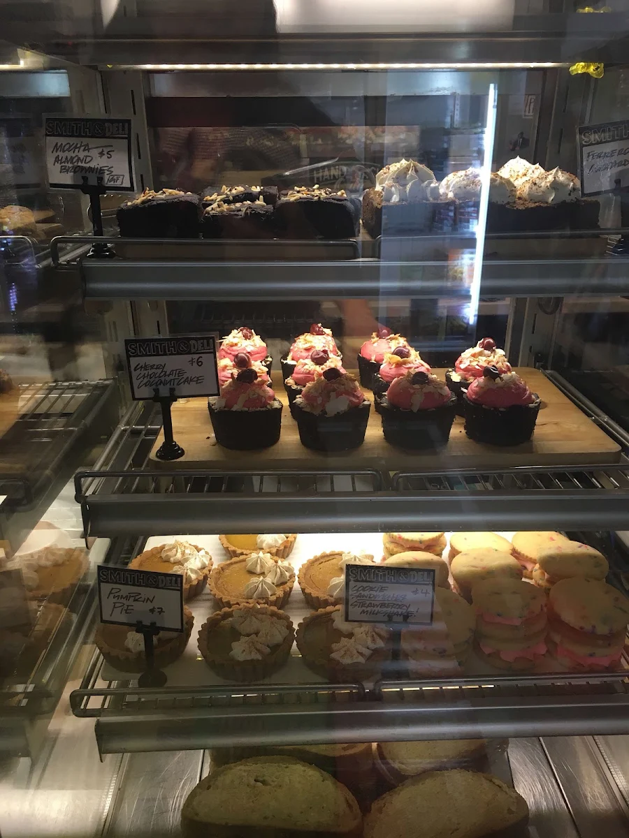 Vibe, Smith & Deli