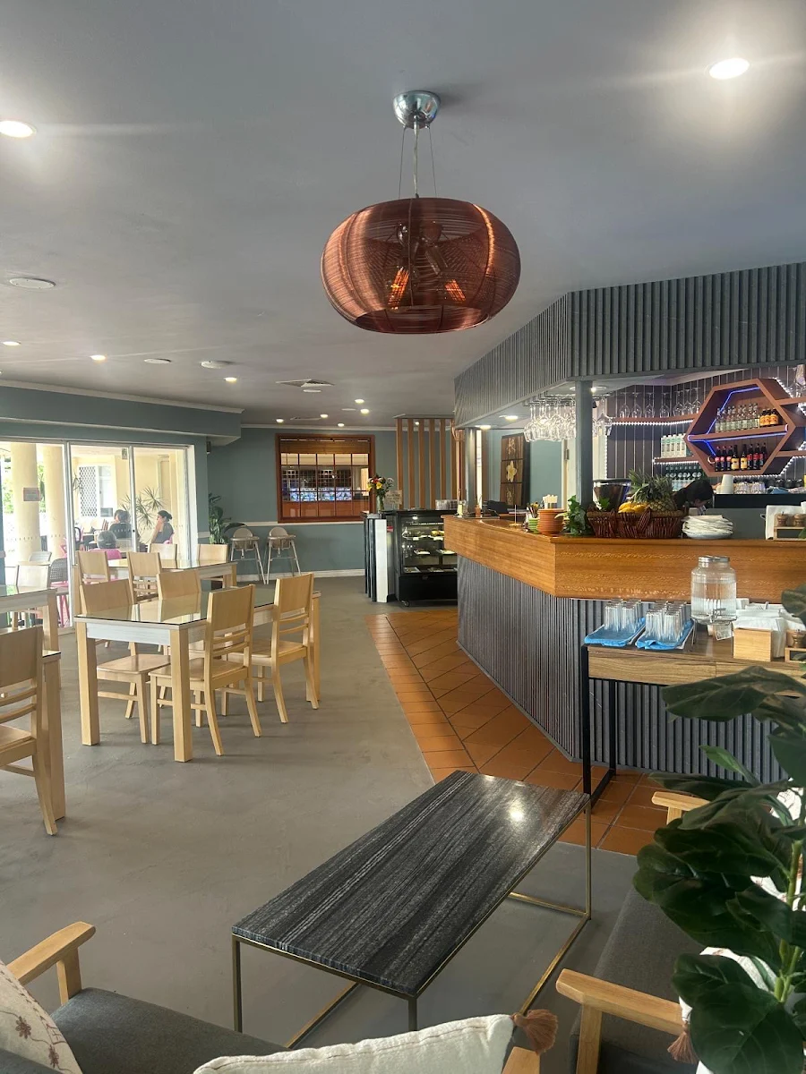 Vibe, NAVAH (Cafe & Family Restaurant)