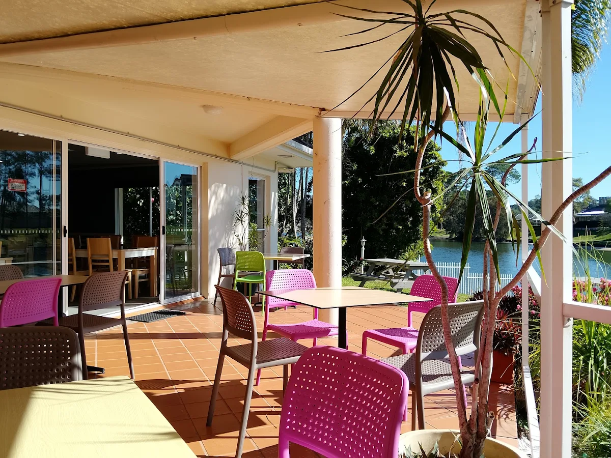 Vibe, NAVAH (Cafe & Family Restaurant)