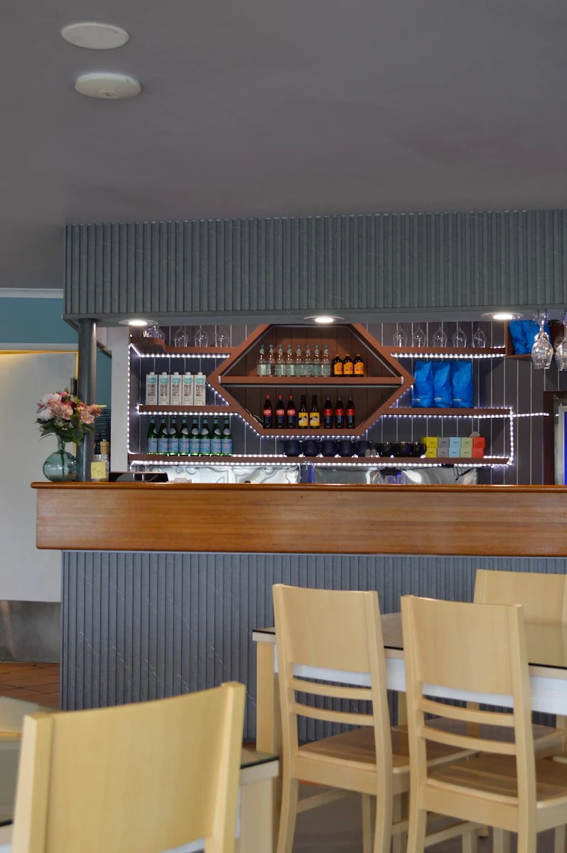 Vibe, NAVAH (Cafe & Family Restaurant)