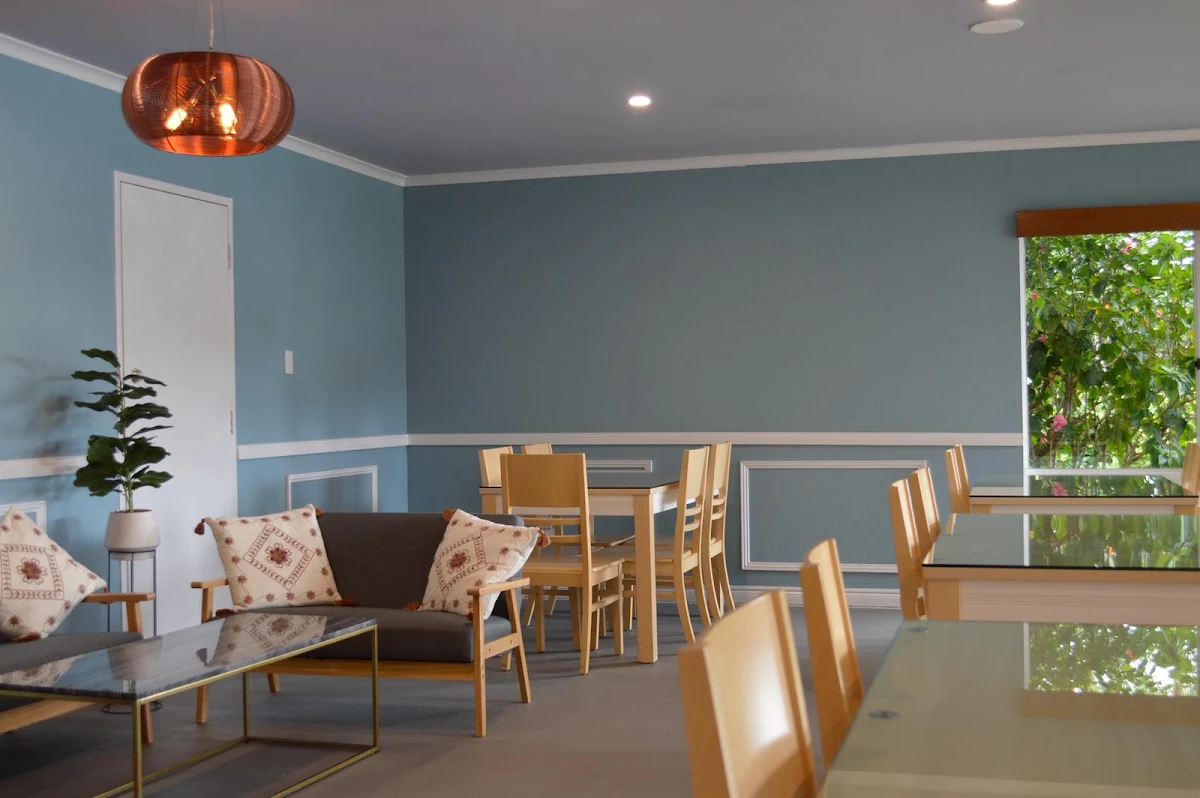 Vibe, NAVAH (Cafe & Family Restaurant)