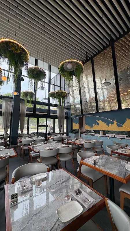 VALYN Thai Restaurant & Bar