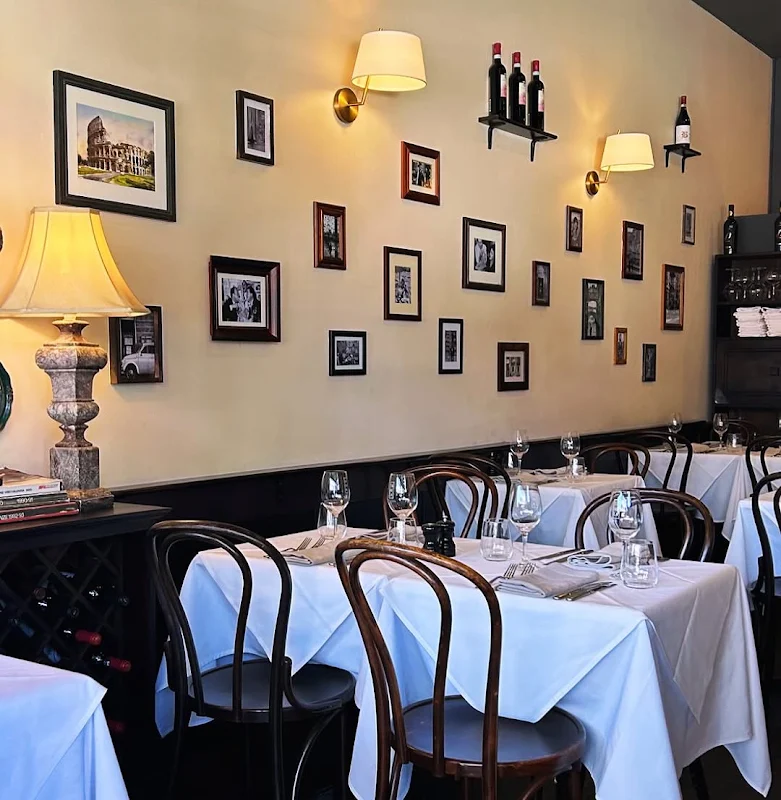 TÁVOLA Restaurant