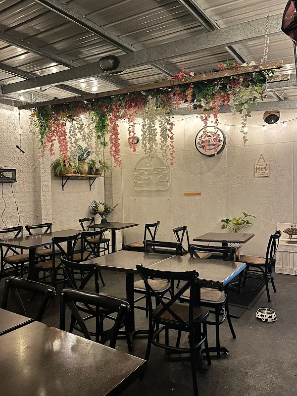 The Highlands Classic cafe