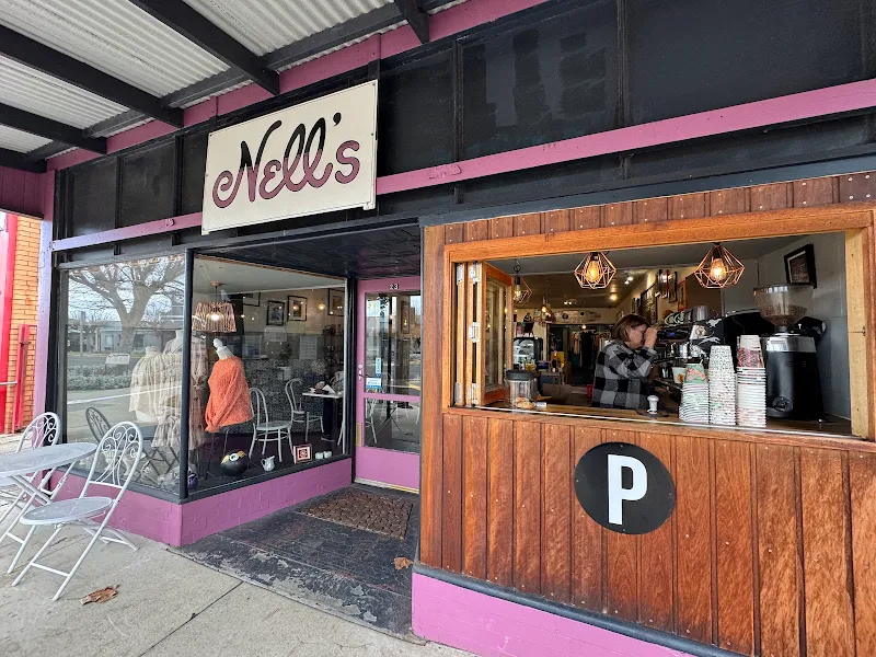 Nell’s cafe