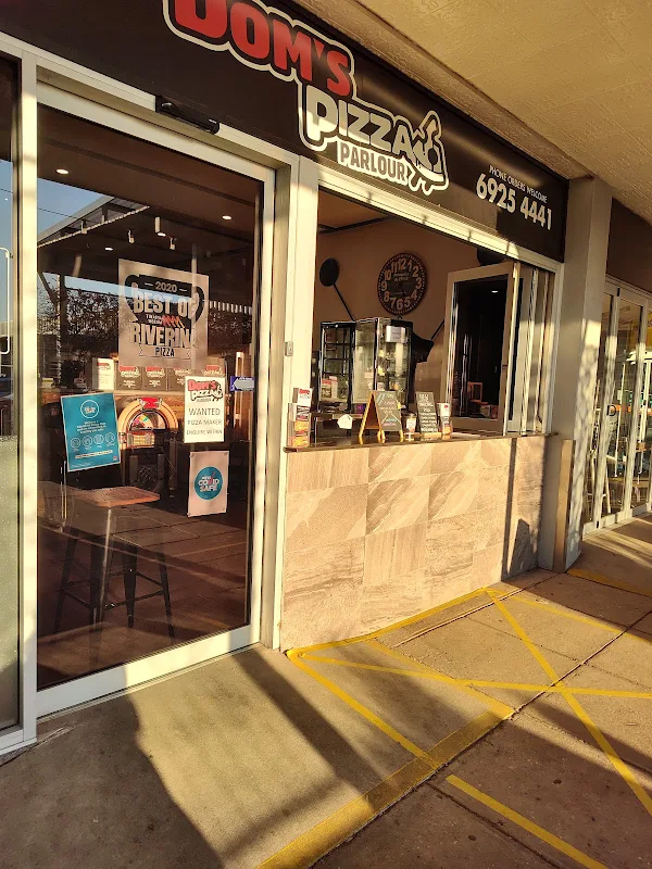 Dom's Pizza Parlour