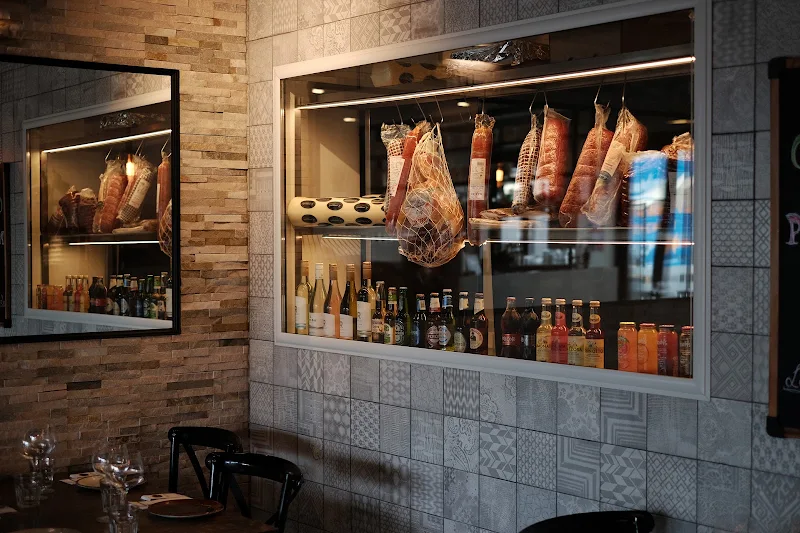 La Calabrese Pizzeria