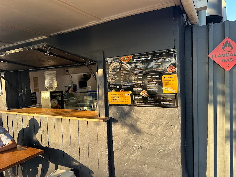 Straddie Kebab and Pizza