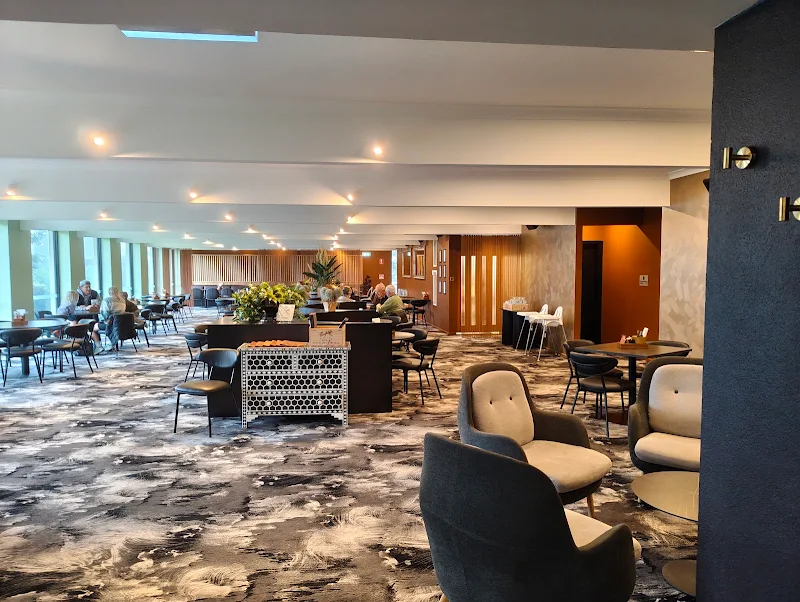 Macedon Village Hotel