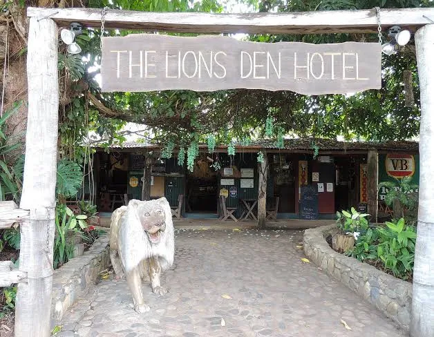 Lions Den Hotel