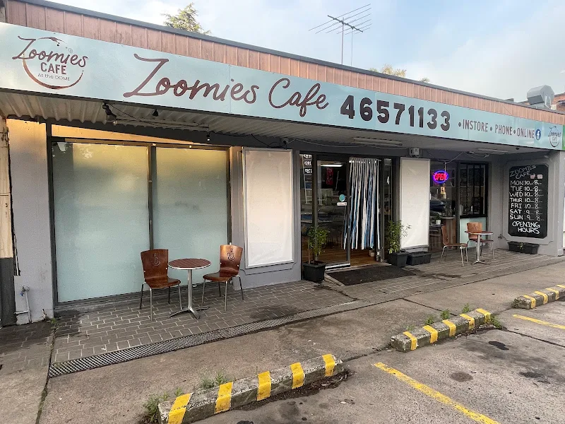 Zoomies Cafe