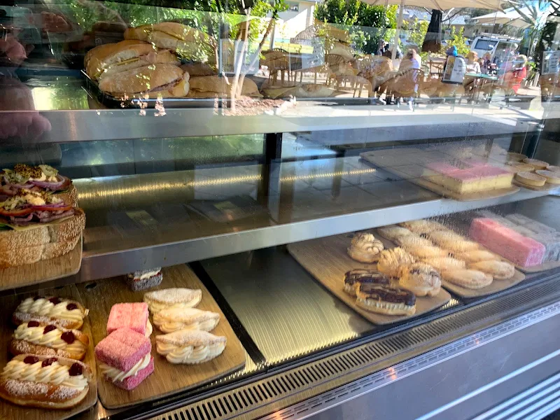 Mount Beauty Bakery (Licenced)