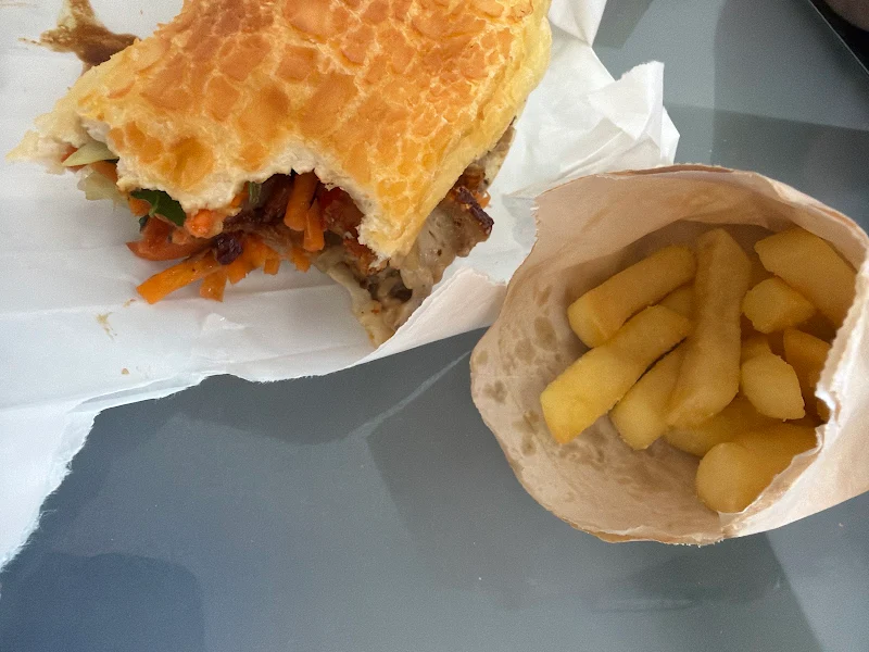 Kim Rolls 'n' Cafe