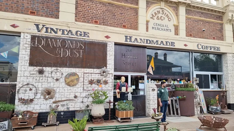 Diamonds and Dust Temora