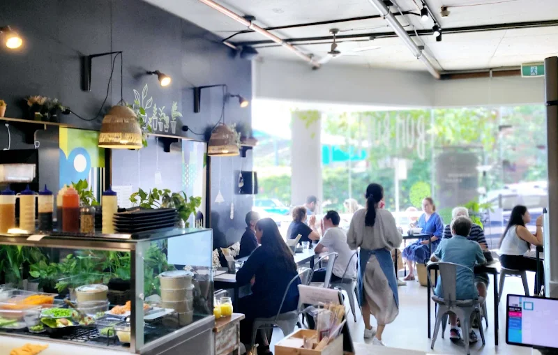 BOMBOM Fusion Salad Bar