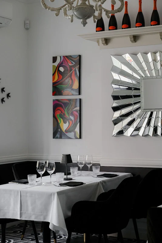 Antica Dining
