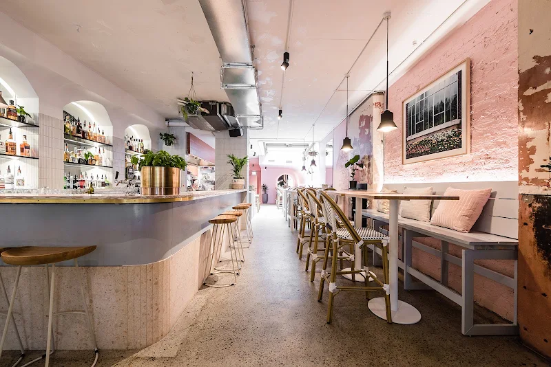 The Charlie - Restaurant & Bar