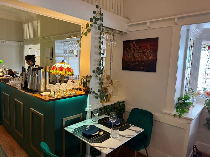 Cozy Dining