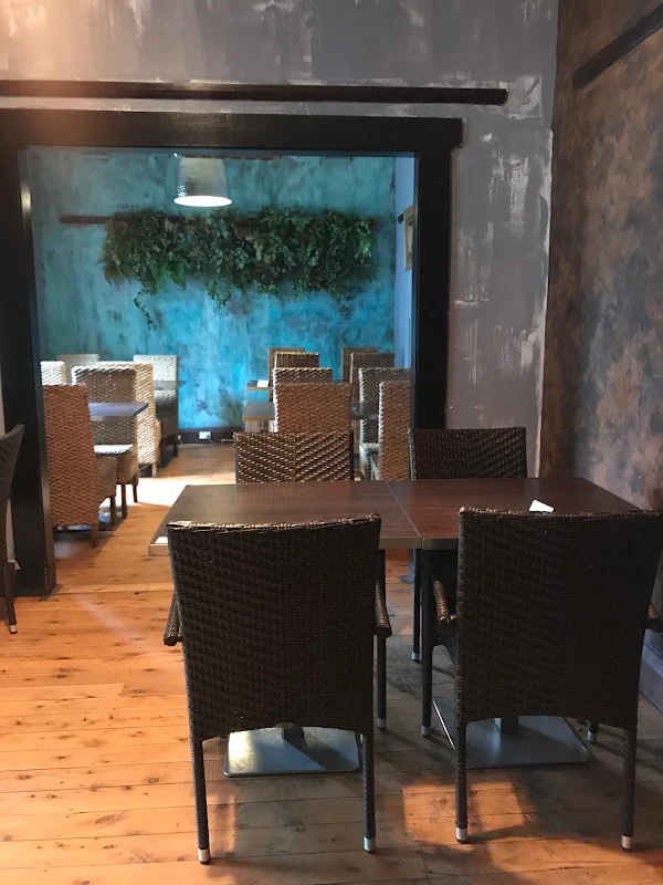 Leura Thai house