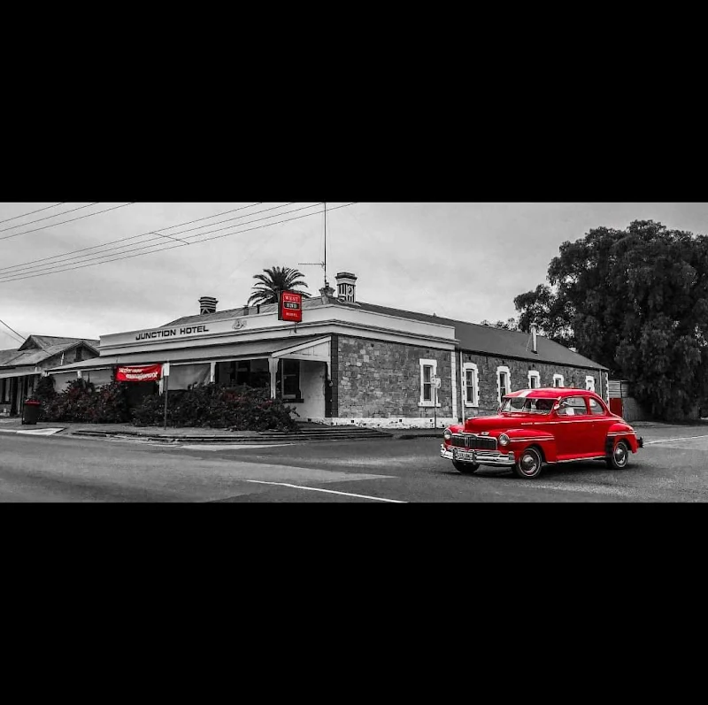 The Junction Hotel - Brinkworth