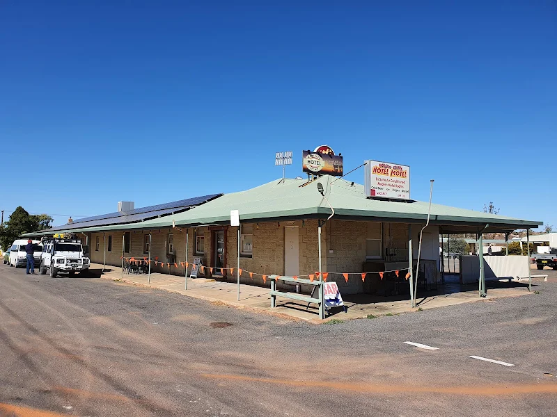 White Cliffs Hotel