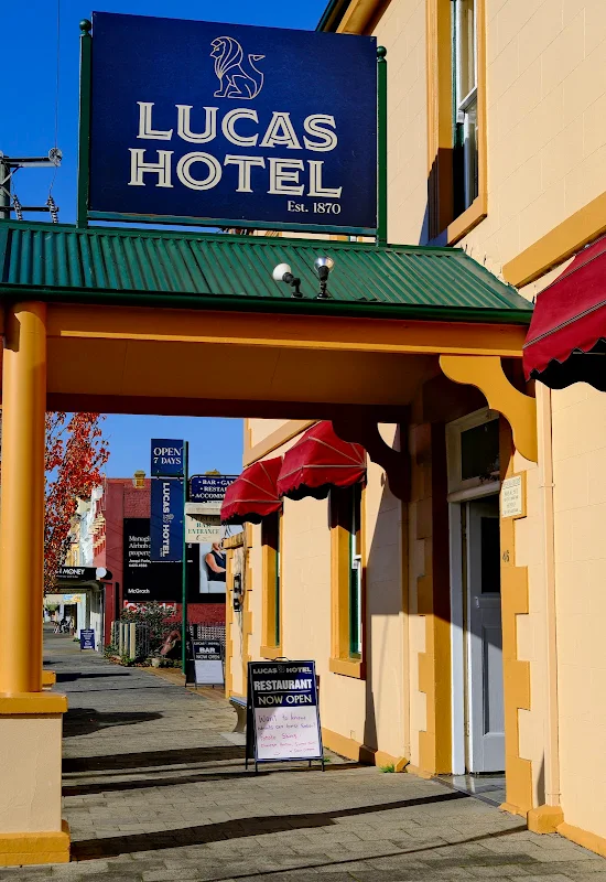 Lucas Hotel