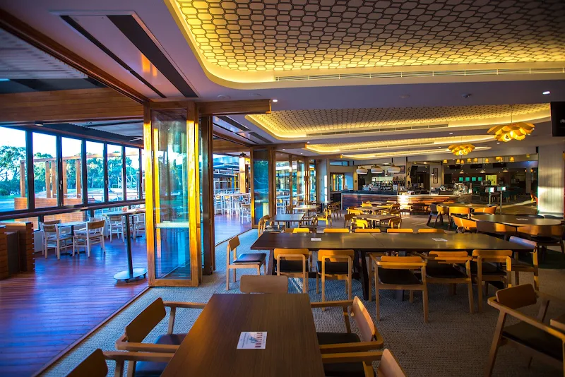 Station46 Bistro, Bar & Cafe
