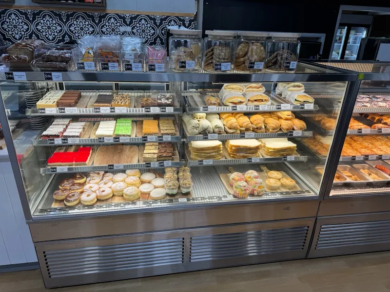 Golly Cafe Bakery