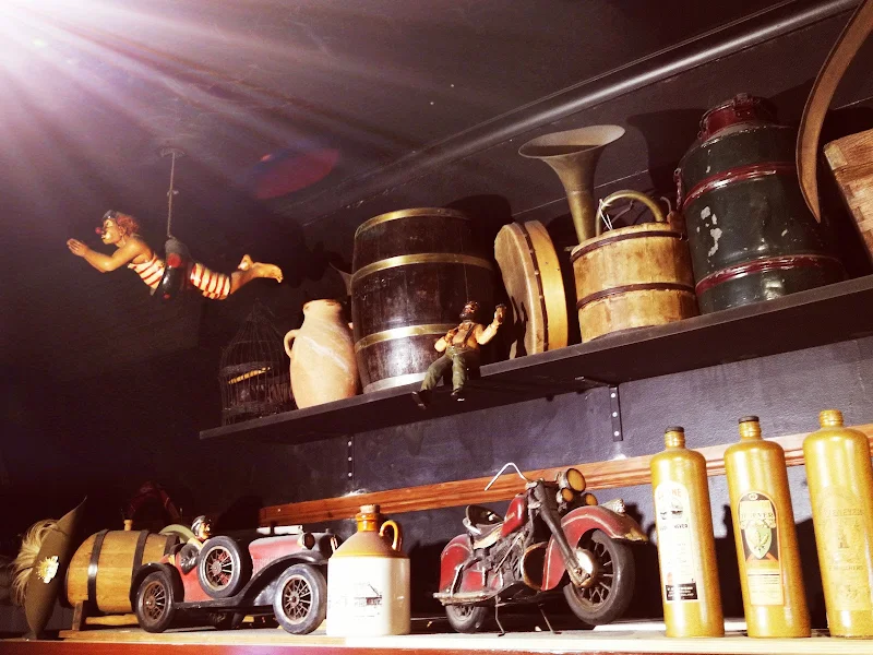 McGinty's Irish Bar