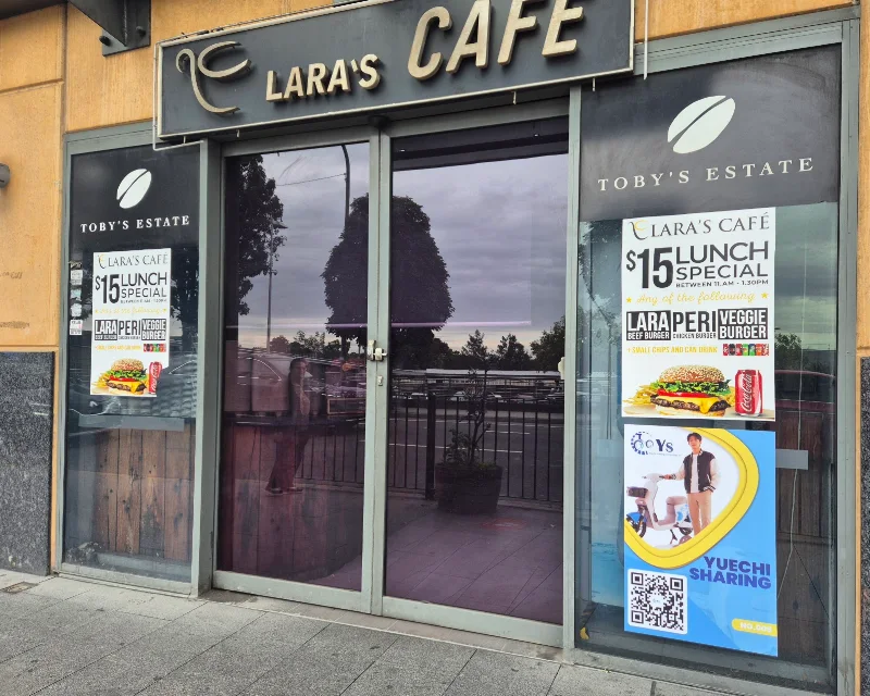 Lara's Cafe