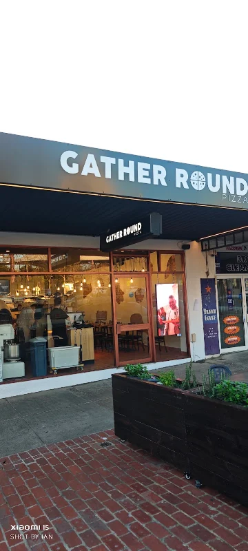 Gather Round Pizza