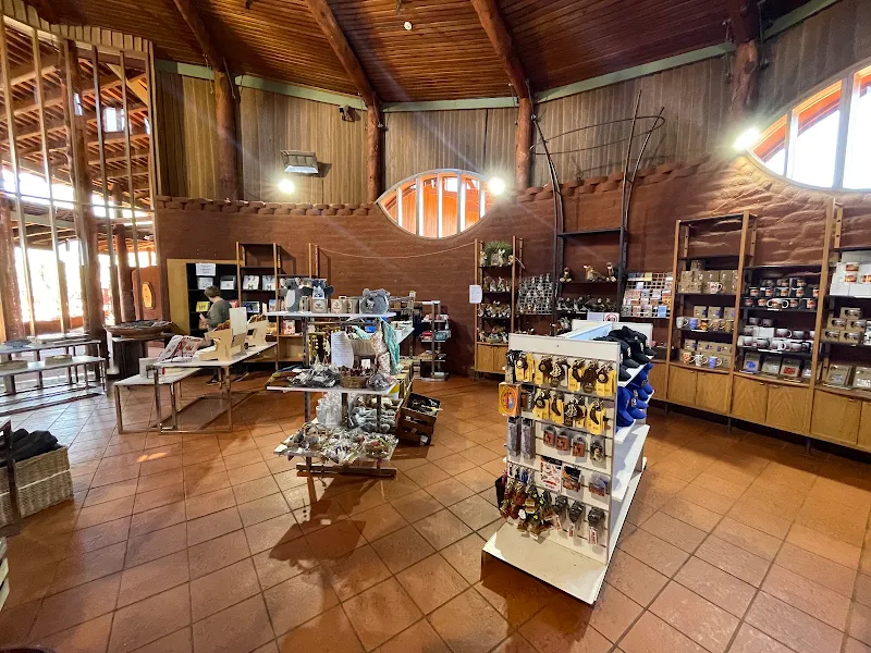 Ininti Cafe & Souvenirs