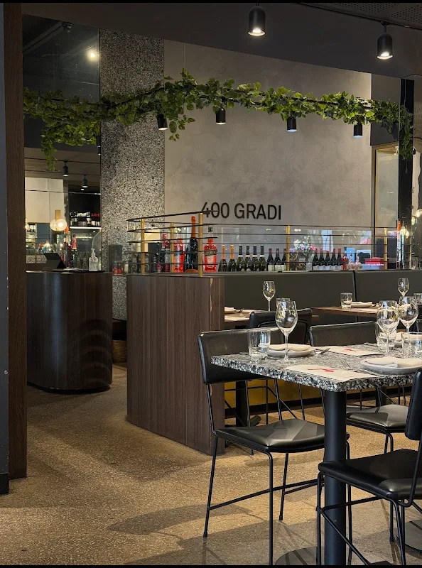 400 Gradi - Adelaide