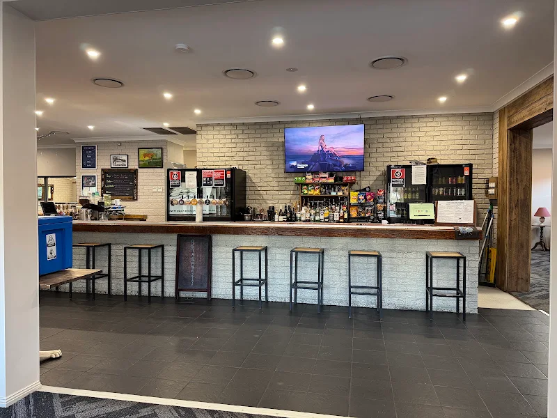 Robin Hood Bar & Bistros Jerrys Plains