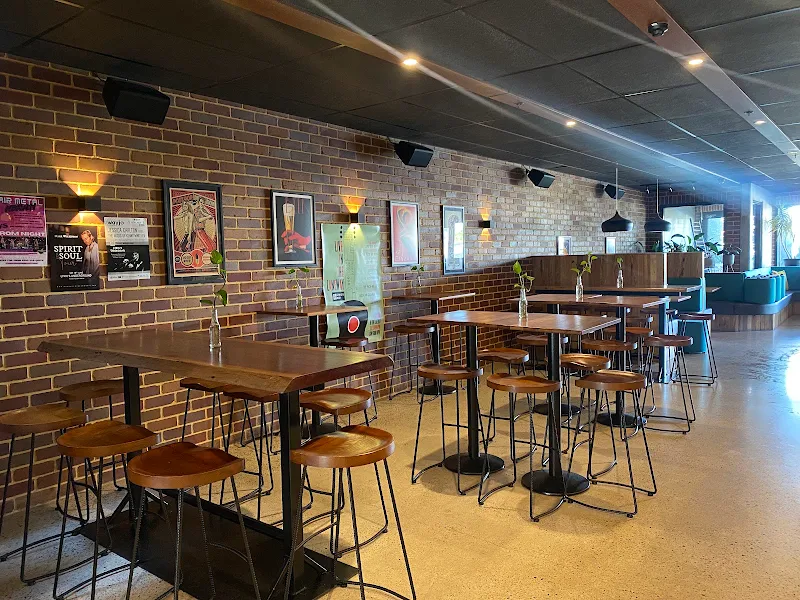 Lyric's Bar (Lyric Lane)