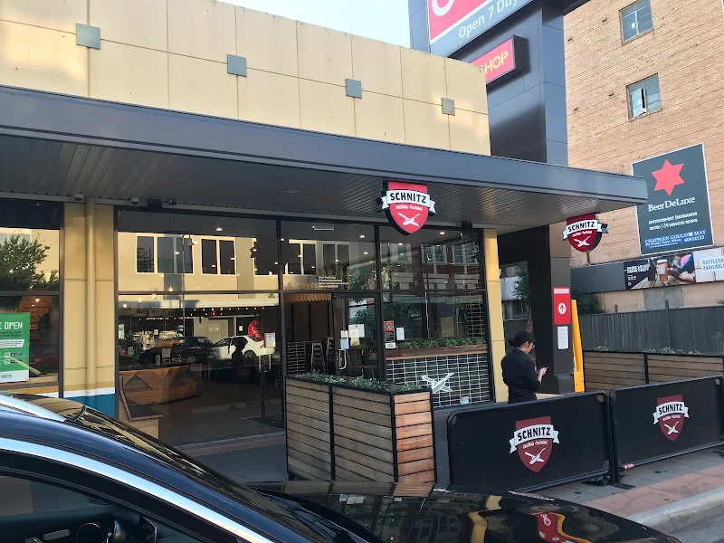 Schnitz West End Plaza