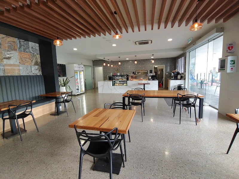 Nosh Cafe & Takeaway