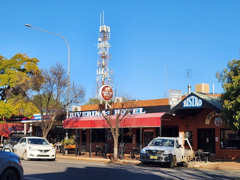 Riverina Hotel