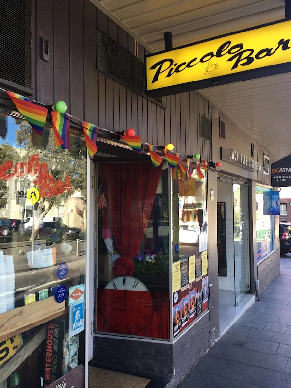 Cafe Deluxe