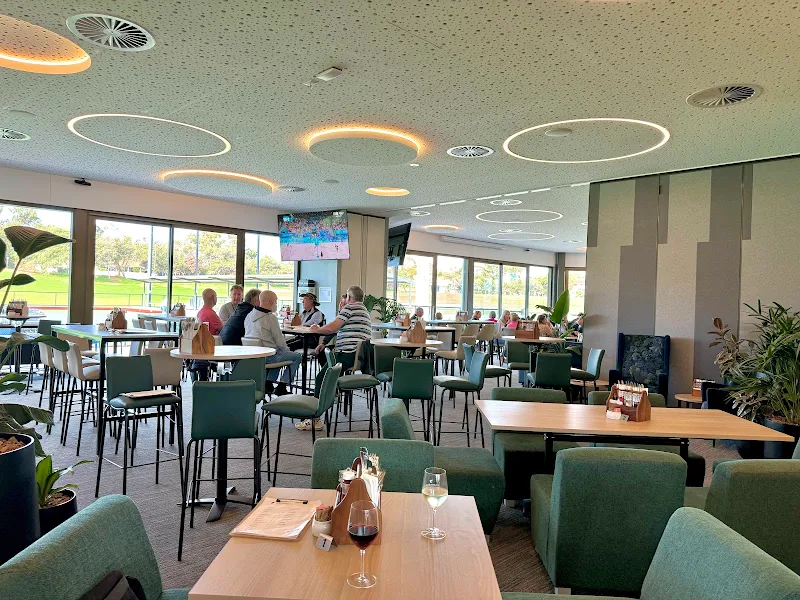 Carnaby's Cafe, Bar & Restaurant