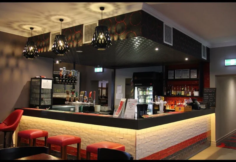 Drouin Family Hotel