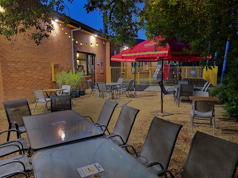Settlers Tavern Tawonga South