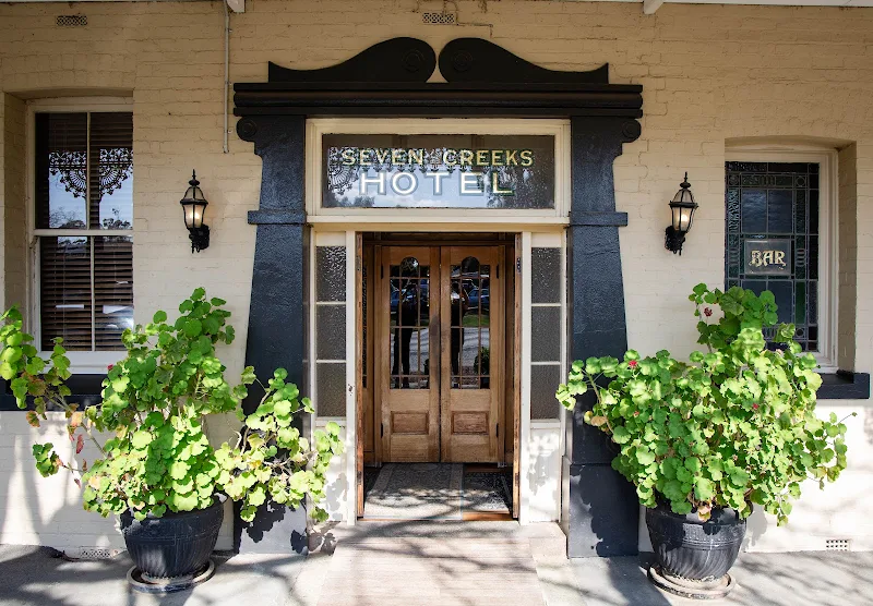 Seven Creeks Hotel