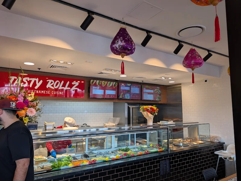 Tasty Rollz (Carnes Hill)