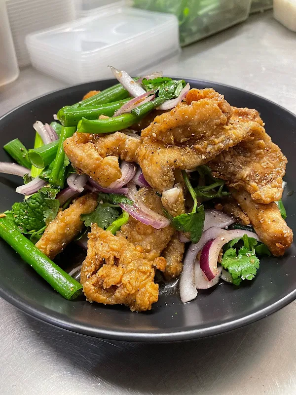 Vegetables in Oyster Sauce (Pad Num Man Hoy)