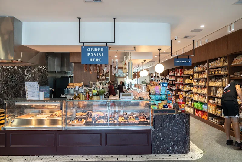 Roberto's Deli